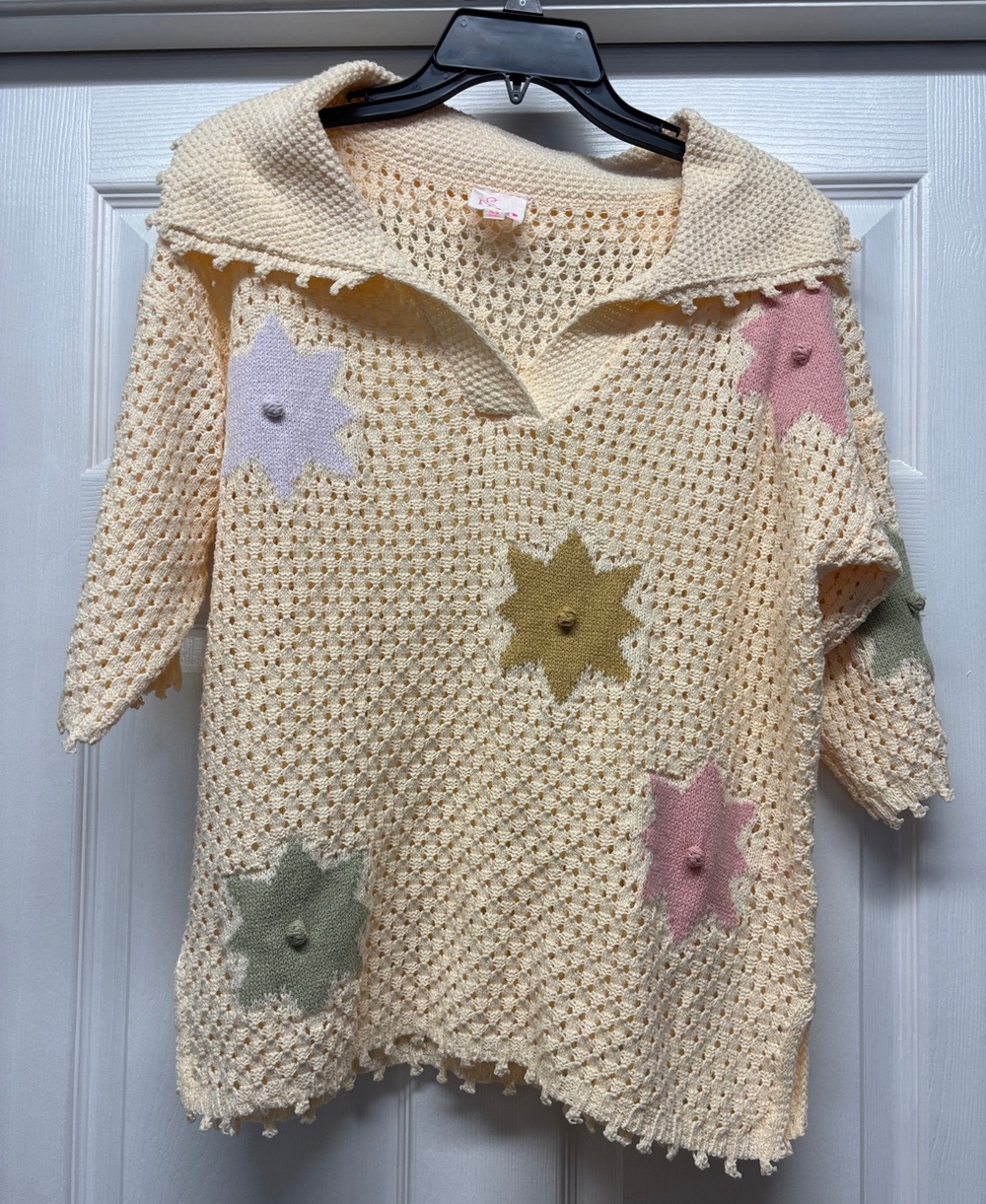 SO Me Cream Whimsical Knit Star Appliqué Sweater with Collar Medium